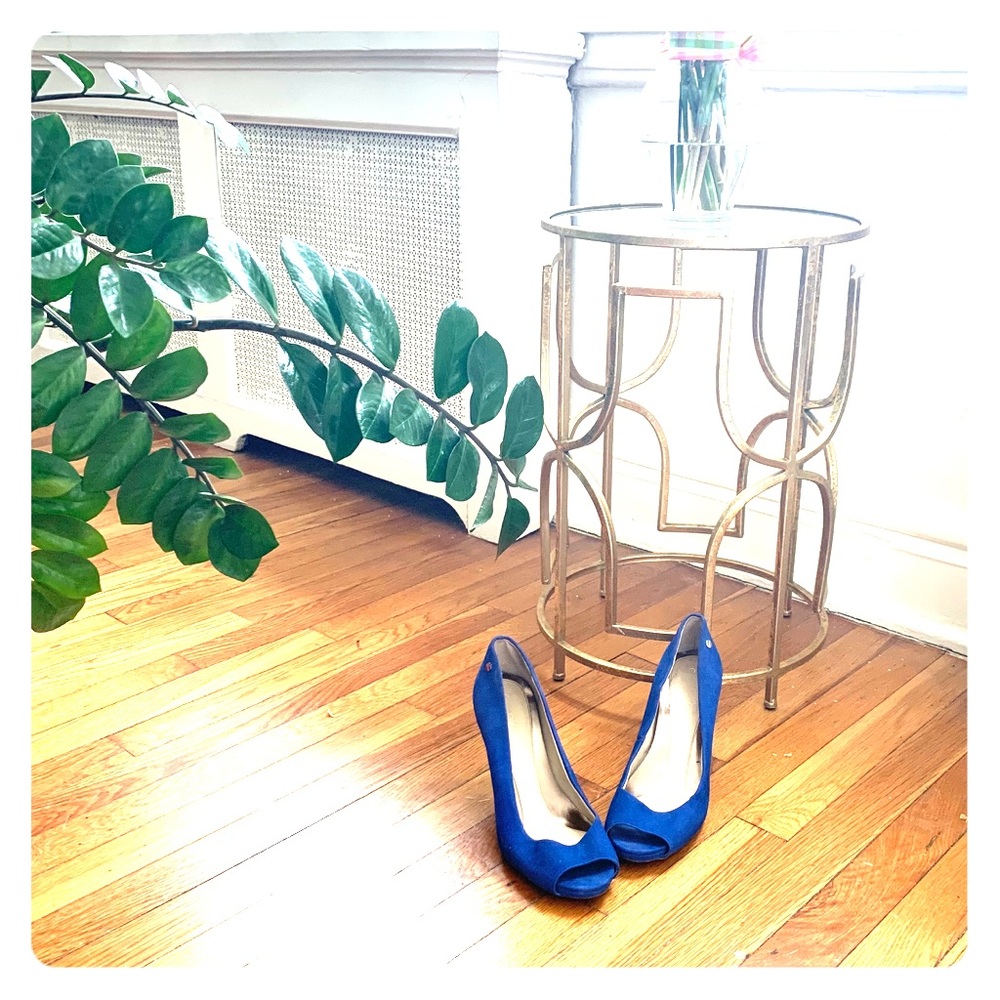 Calvin Klein Peep toe Pump